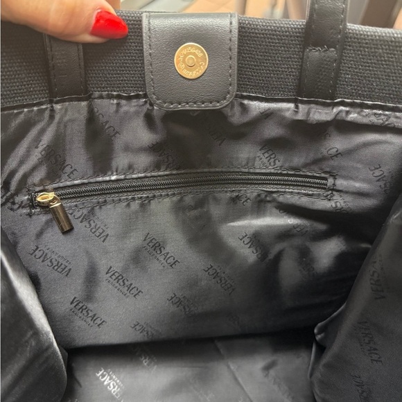 Versace - Picture 9 of 11